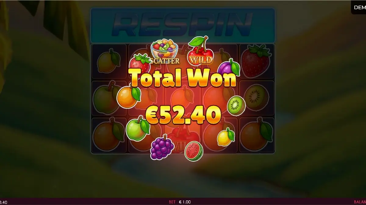 Tampilan visual cerah dan penuh warna dari slot Fruits Madness dengan simbol buah-buahan.